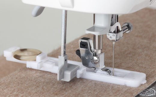 ●高品質(zhì)的自動鎖眼